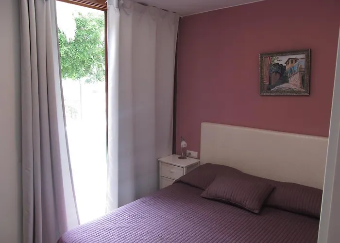 Virginia * Playa de las Americas (Tenerife)