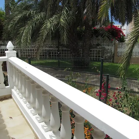 Virginia Ξενοδοχείο *