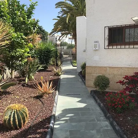 Virginia Ξενοδοχείο *